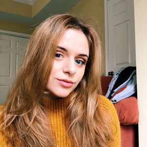 Meet your Posher, Caitlin